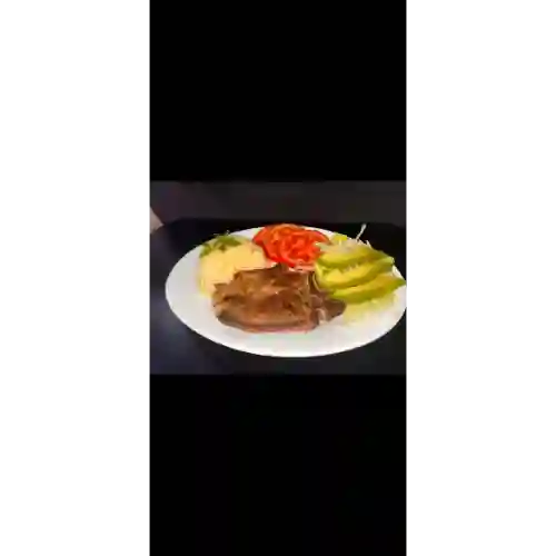 Chuleta con Arroz y Ensalada