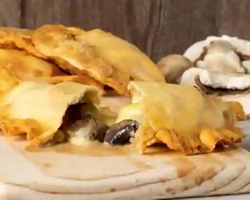 Empanada champiñón queso