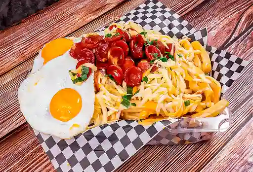 Papas Fritas con Chorizo Gigante