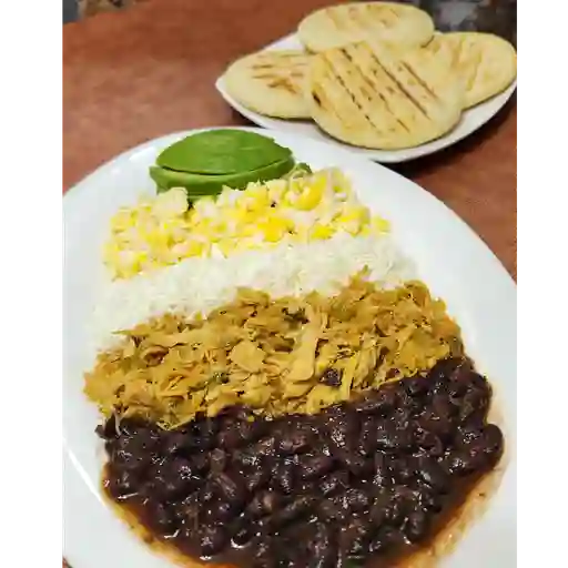 Desayuno criollo pollo (para 2 personas)