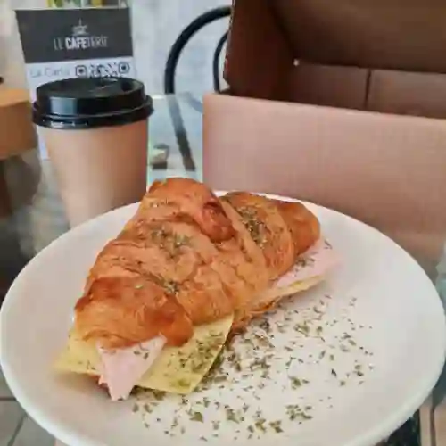 Croissant Pavo Queso + Líquido