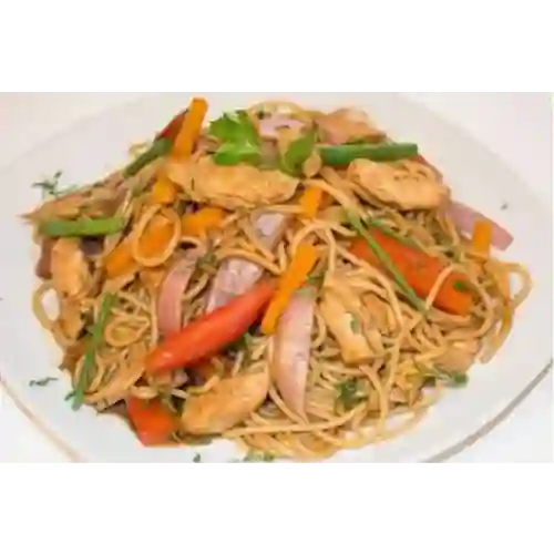 Tallarin Salteado de Pollo