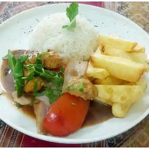 Pollo Saltado