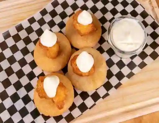 4 AREPITAS CON NATA Y QUESO FRITO