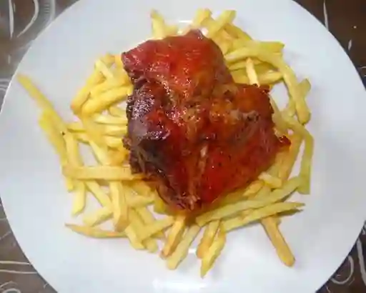 Costillar Asado con Papas Fritas