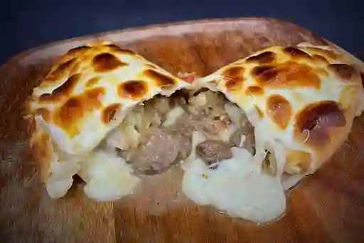 Empanada al Horno de Carne con Queso