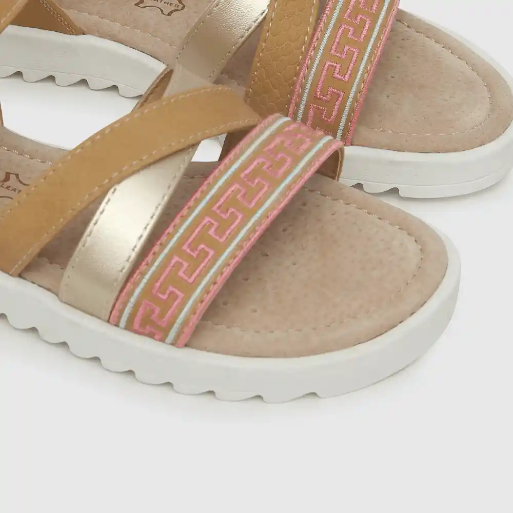 Sandalias Hebilla Étnica De Niña Café Talla 34