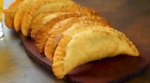 3 Empanadas de Queso