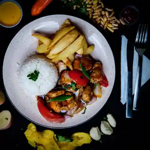Pollo Saltado