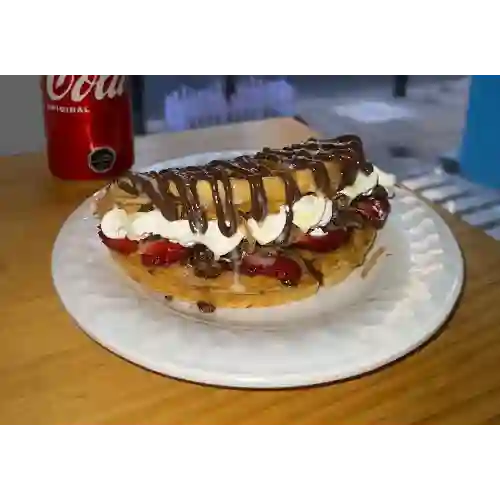 Waffle Premium + 2 Rellenos + 2 Salsas