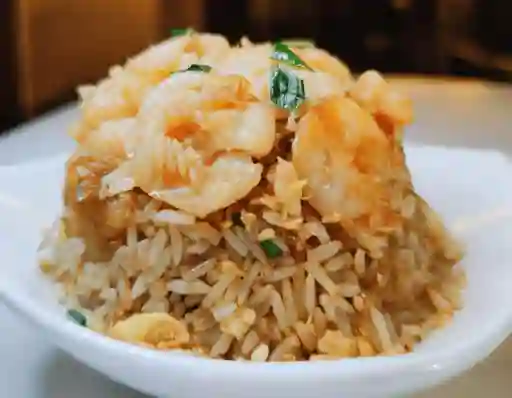 Arroz chaufa con camarón