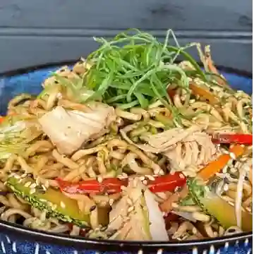 Yakisoba de Pollo