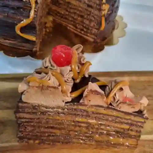 Porción Torta Panqueque Trufa Manjar