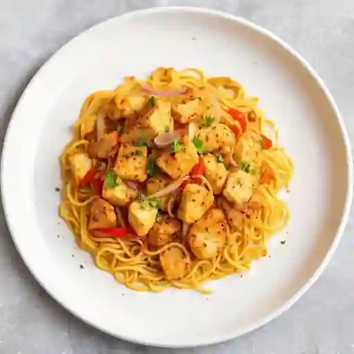 Tallarín salteado de pollo