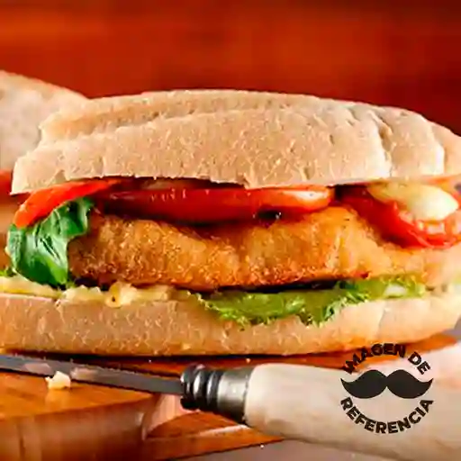 Sándwich Chicharrón de Pescado Papas