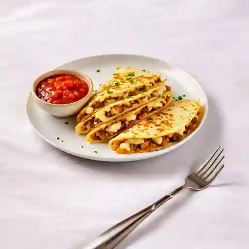 Quesadillas 4 Unds + Salsa