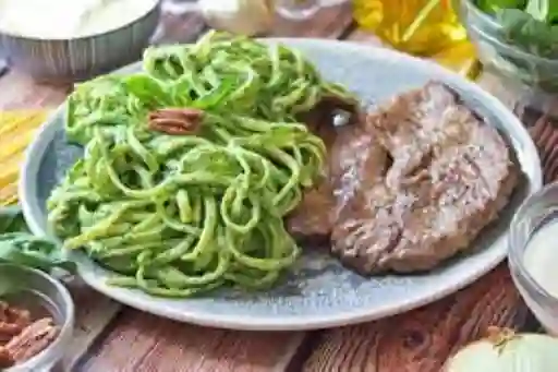 Lomo saltado con tallarin verde
