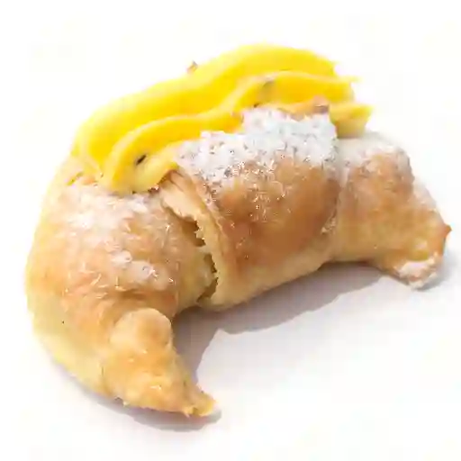 Medialuna rellena maracuya