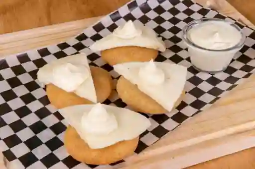 4 AREPITAS CON NATA Y QUESO DE MANO