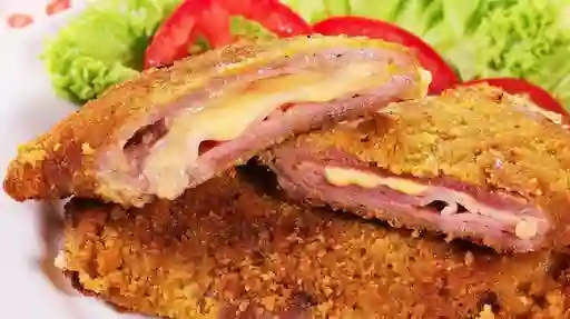 Escalopa rellena de jamón y queso