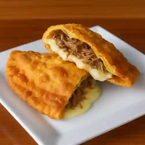 1 Empanada Mechada-queso