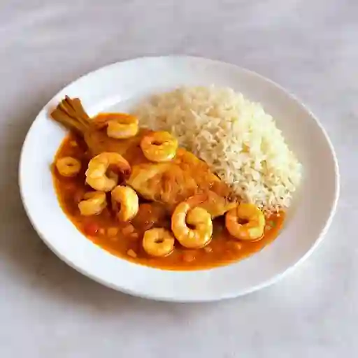 Pescado Salsa de Camarón