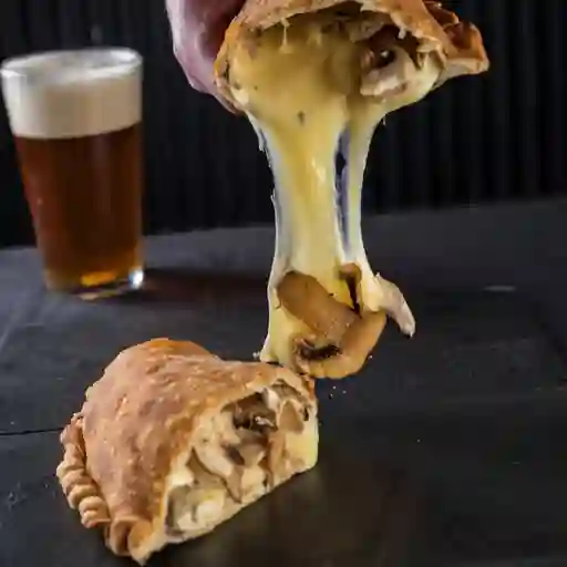 Empanada Queso Champiñón