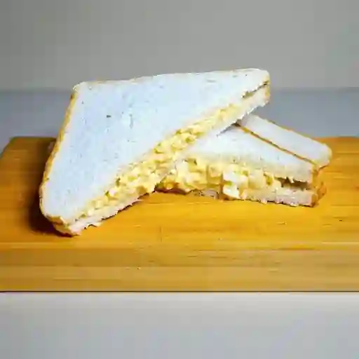 Sándwich miga huevo