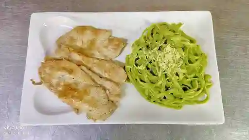 Fettuchini Al Pesto con Pollo a a Plancha