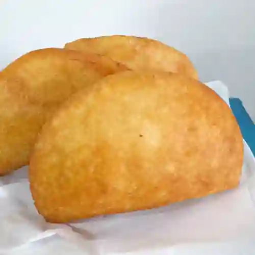 Empanada de Jamón con Queso