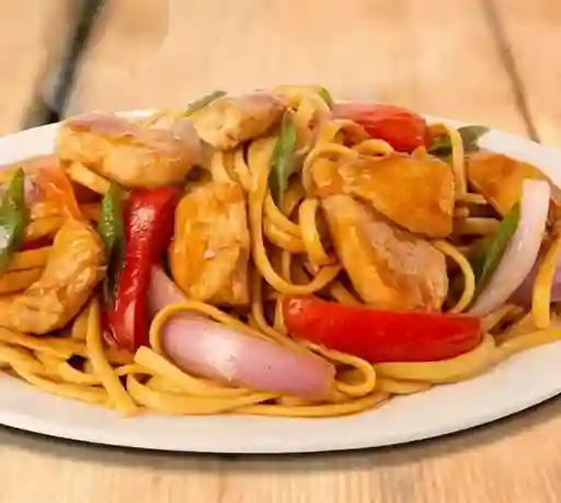 Fetuccini Saltado de Pollo