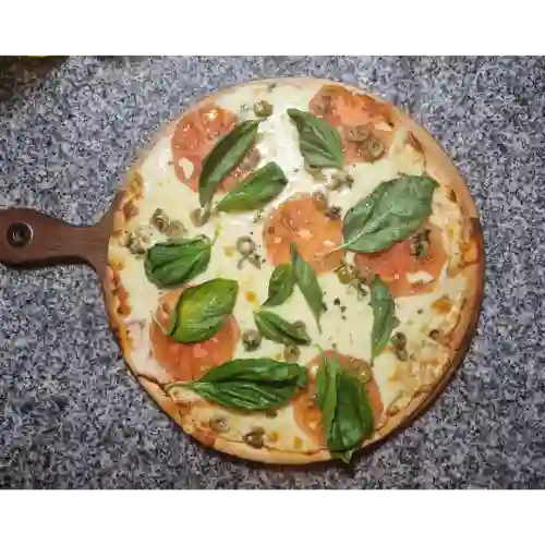 Pizza Caprese (8 Porciones)