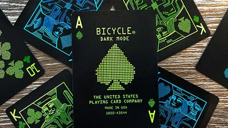 Naipe Bicycle Dark Mode
