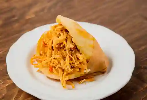 Arepa de Pollo Mechado