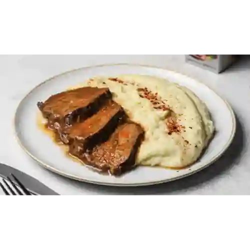 Carne Mechada con Acompañamiento