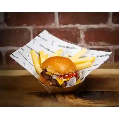 Kid's menu, slider con papas fritas