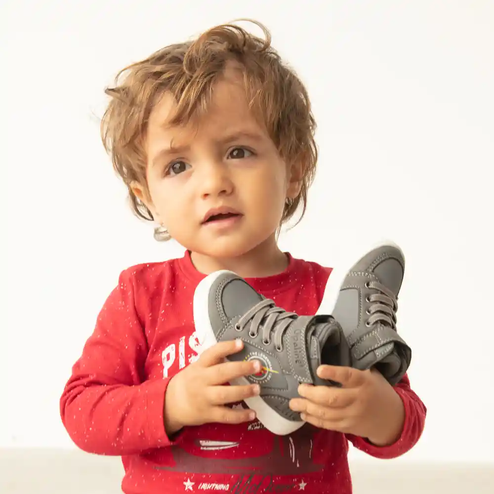 Zapatillas Urbana De Mickey Niño Gris Talla 29