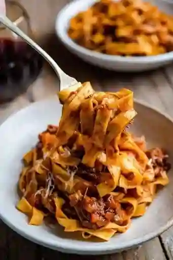 Pasta Fresca Fettucine , Salsa Bolognesa