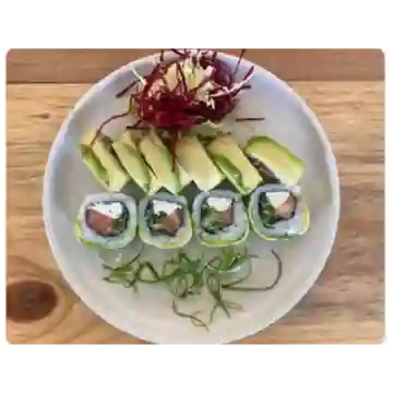 4. Roll Avocado, Salmón, Queso Crema y Cebollín