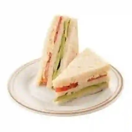 Bebida y sándwich de miga