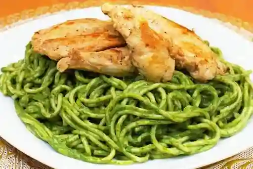 Spagueti Pesto con Pechuga a la Parrilla