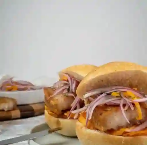 Sanguche de Chicharron Peruano