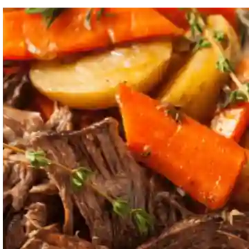 Carne Mechada con Arroz + Papas Mayo