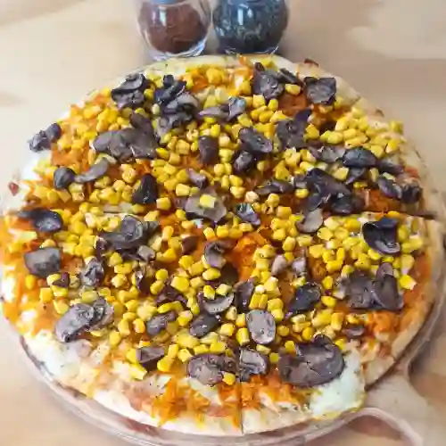 Pizza Mediana Alto Jardín