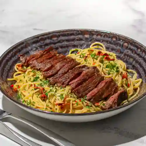 Spaghetti Al Ajillo con Entraña