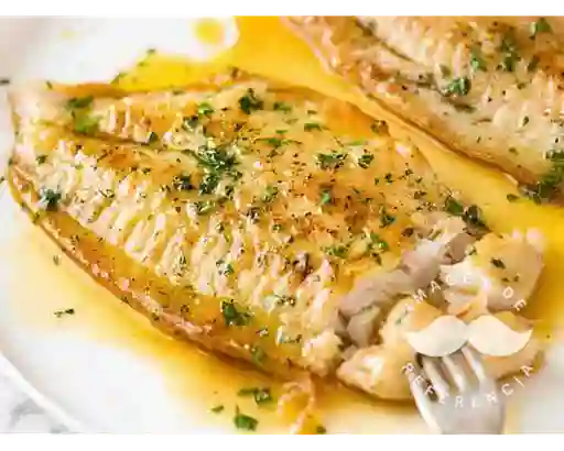 Filete de Pollo y Ensalada