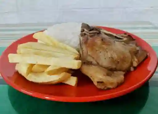 Chuleta Frita + Papas Fritas