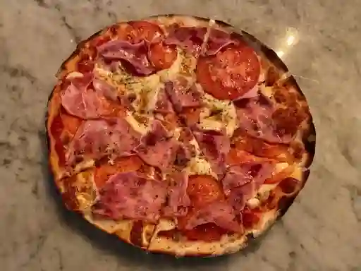 Pizze Napolitana de Jamón y Tomate