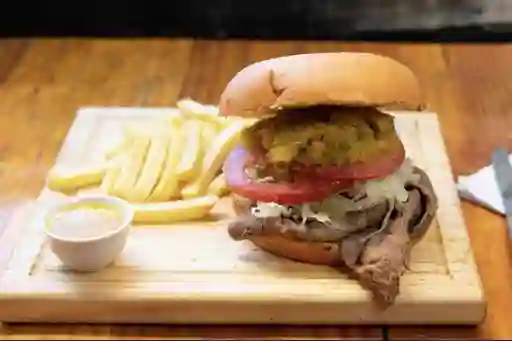 Churrasco completo y papas fritas