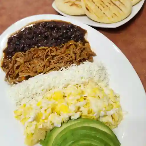 Desayuno criollo mechada (2 personas)